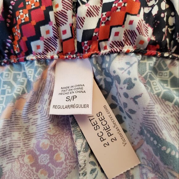 Victoria's Secret Pajamas and Robe Set. Size S/P - Picture 8 of 12